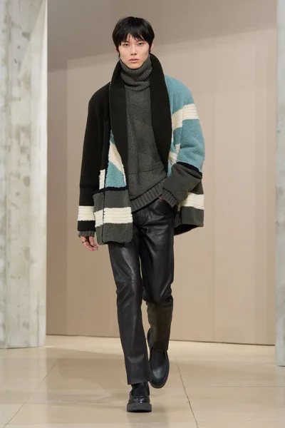 Look 33